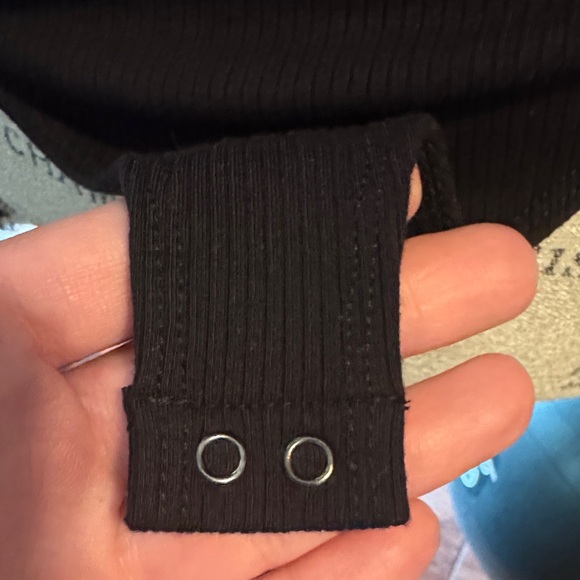 Forever 21 Black Strappy Bodysuit Ribbed Adjustable Straps Snap Bottom Closure M - Picture 8 of 8